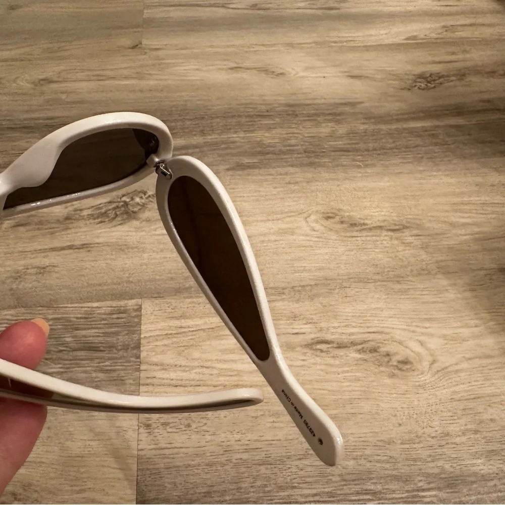 White Y2K Futuristic Oversized Shield Sunglasses Gold Lens